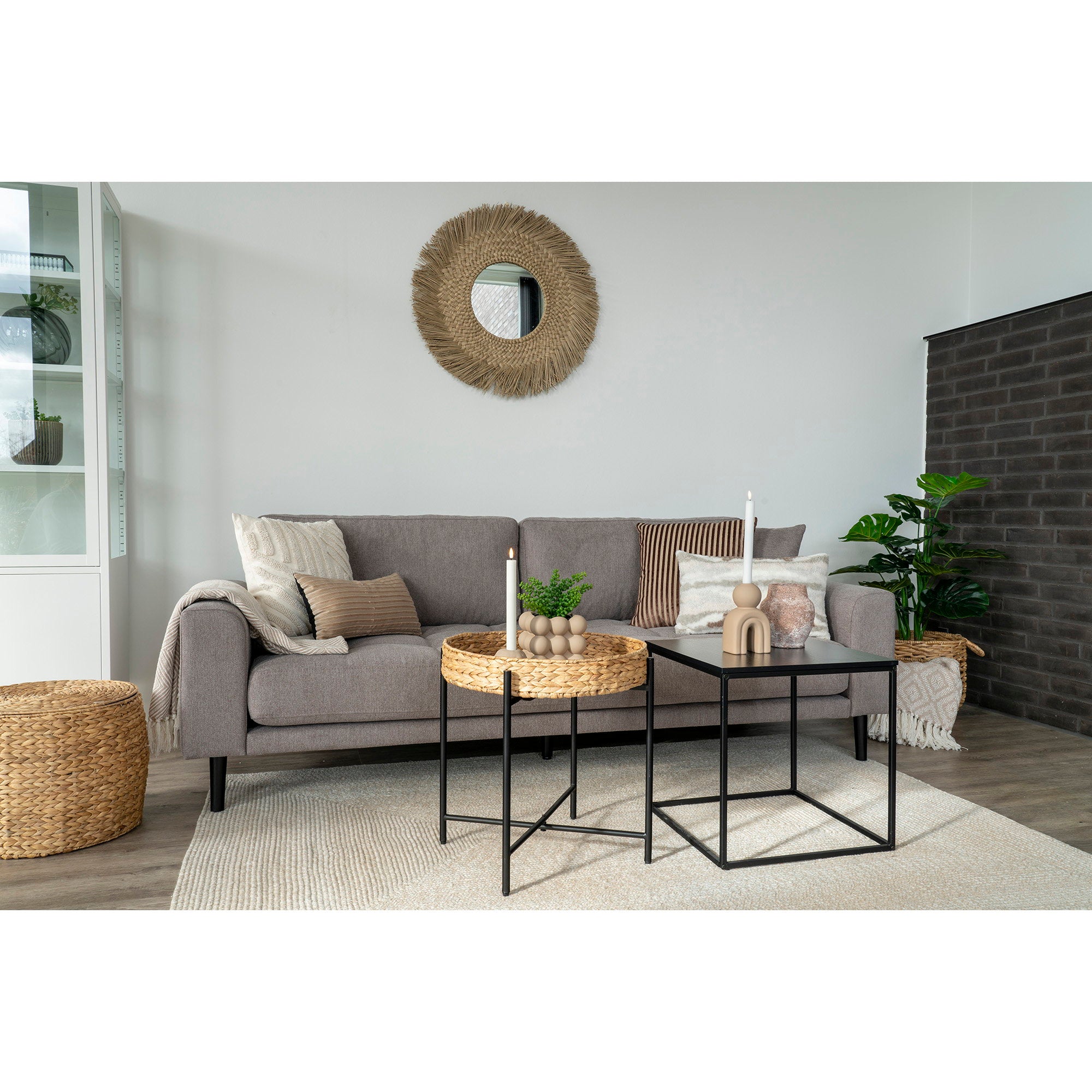 Naro Side table - Side table, metal and waterhyacinth ø50x48,5 cm